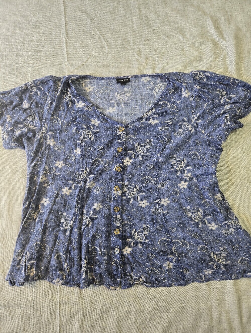 Torrid Womens Size 1 Floral Peplum Blouse Blue Puff Sleeve Button Front 1X 14 16